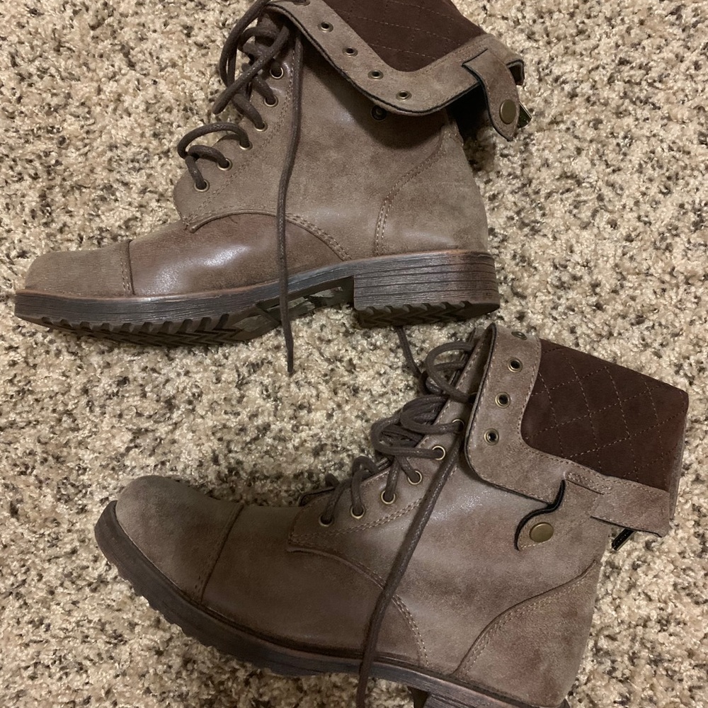 boots - Picture 2 of 5